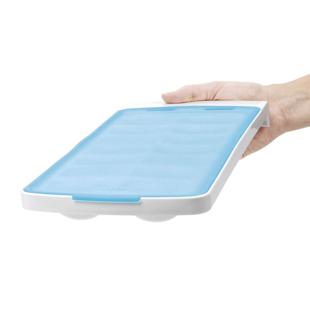 No-Spill Ice Cube Tray Q6