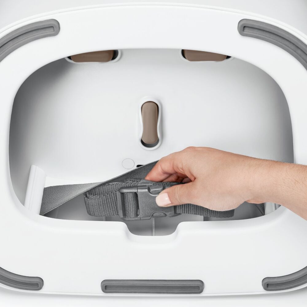 Nest Booster Seat with Removable Cushion Z6