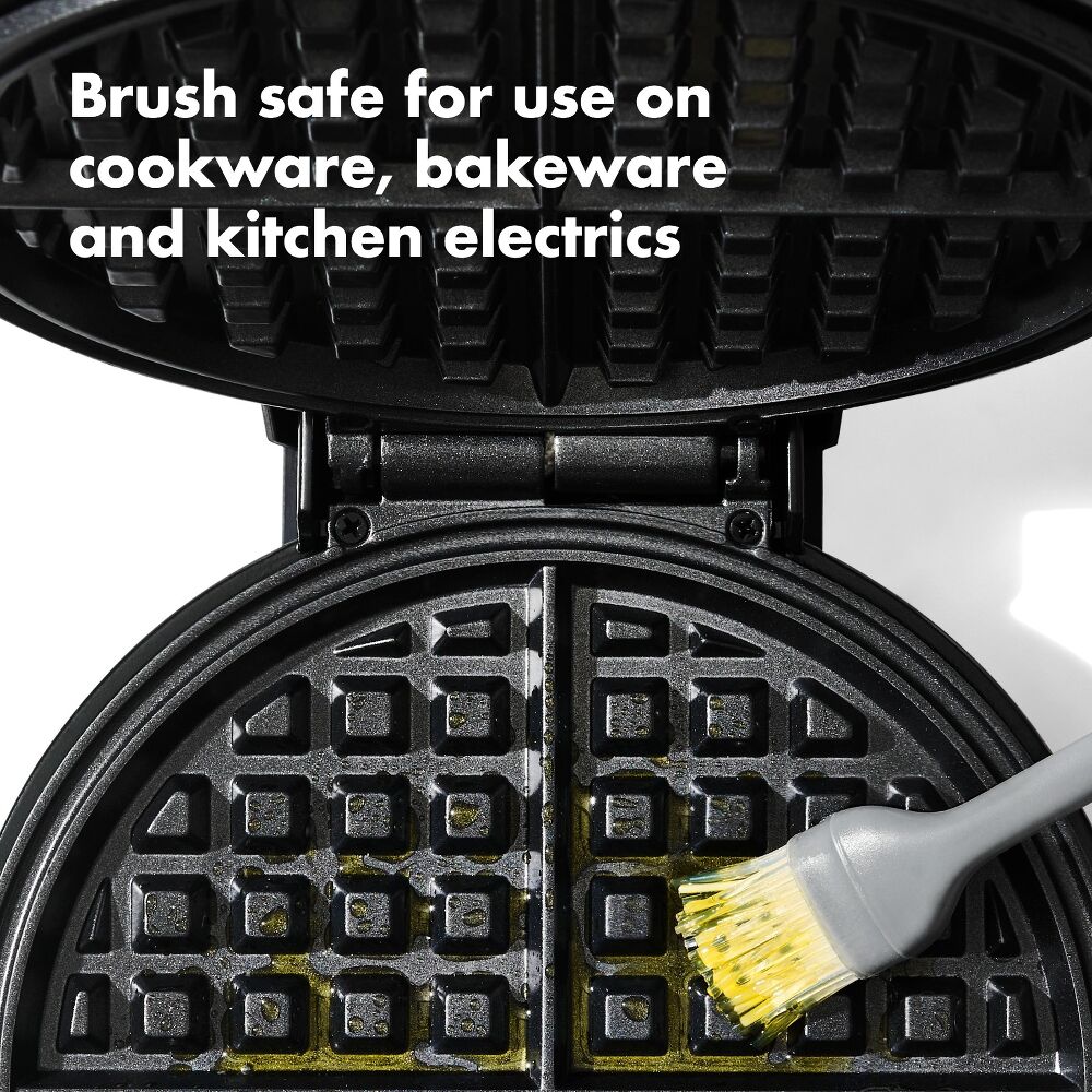 Glass Oil Bottle and Silicone Brush Set M4