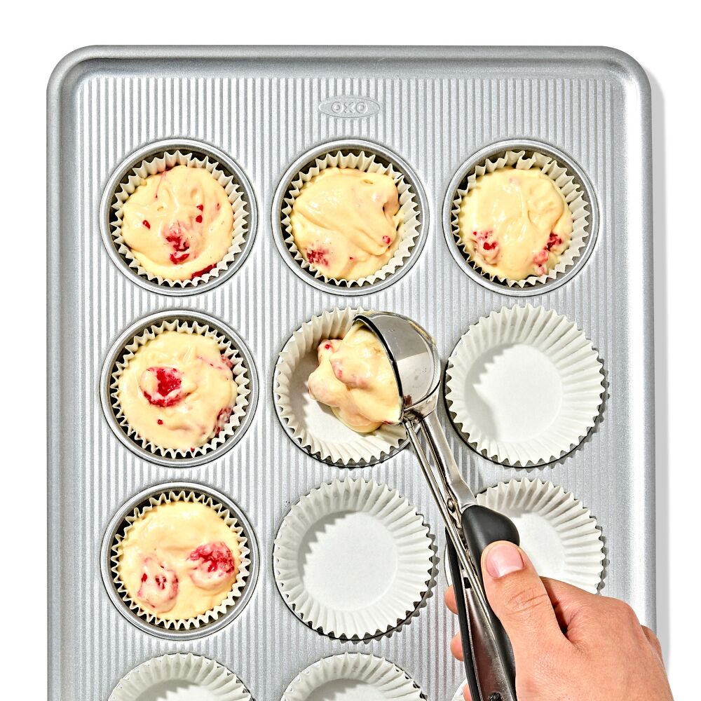 Nonstick Pro Clear Coated 12 Cup Muffin Pan H0
