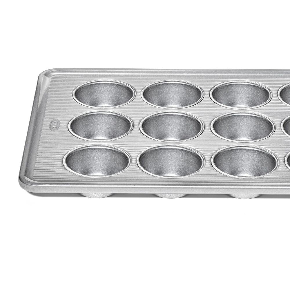 Nonstick Pro Clear Coated 12 Cup Muffin Pan H0