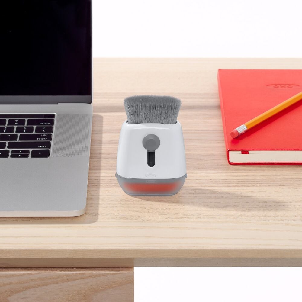 Sweep & Swipe Laptop Cleaner I8