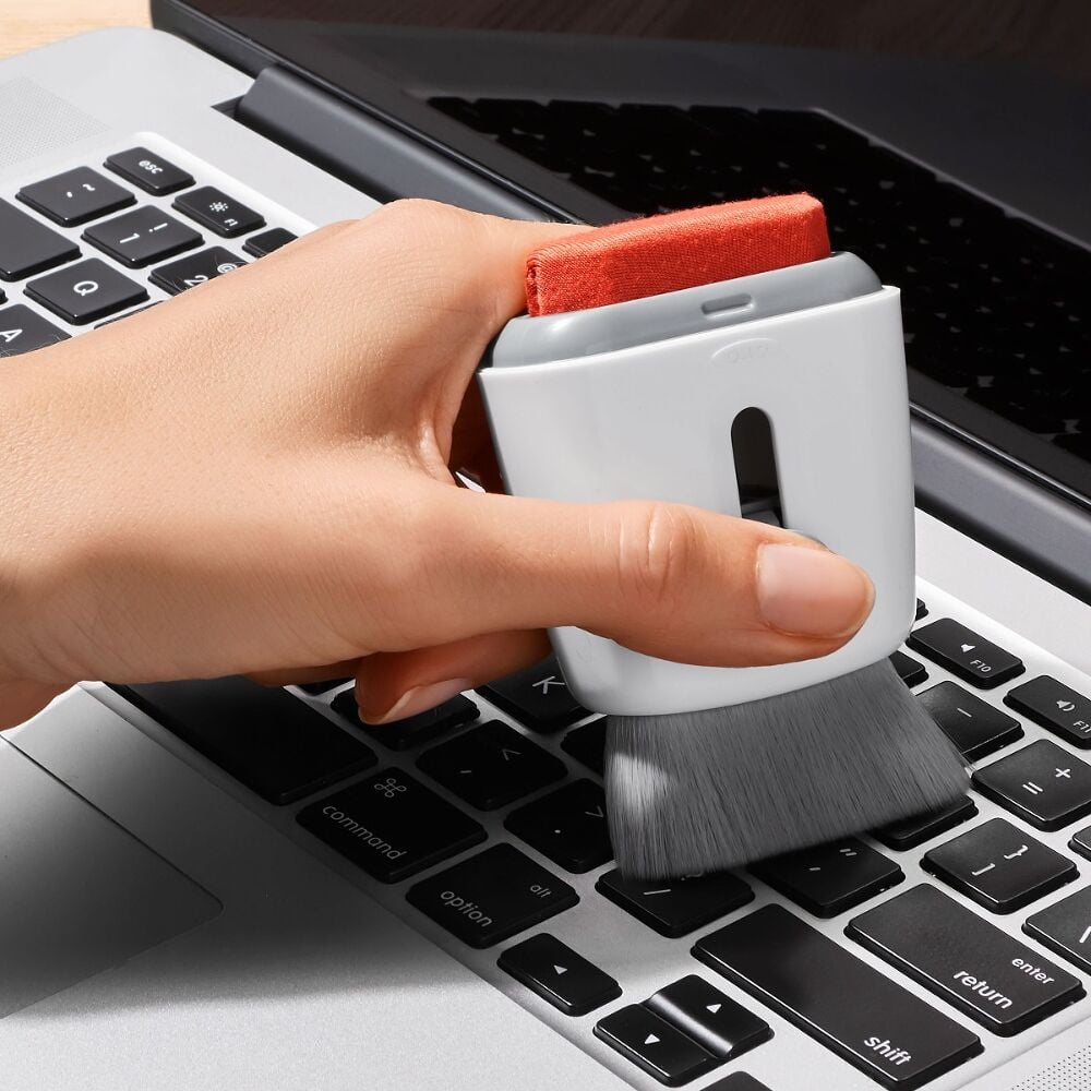 Sweep & Swipe Laptop Cleaner I8