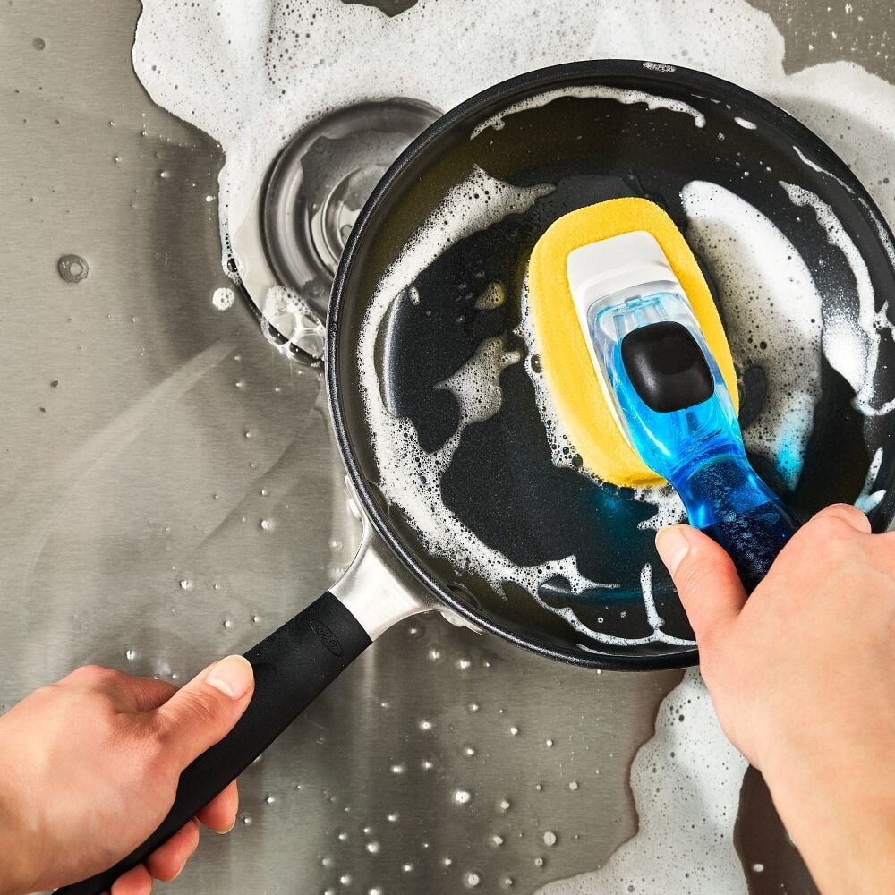 Soap Dispensing Dish Sponge E8