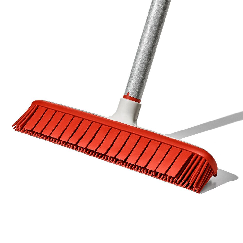 OXO Good Grips Fur Broom T8