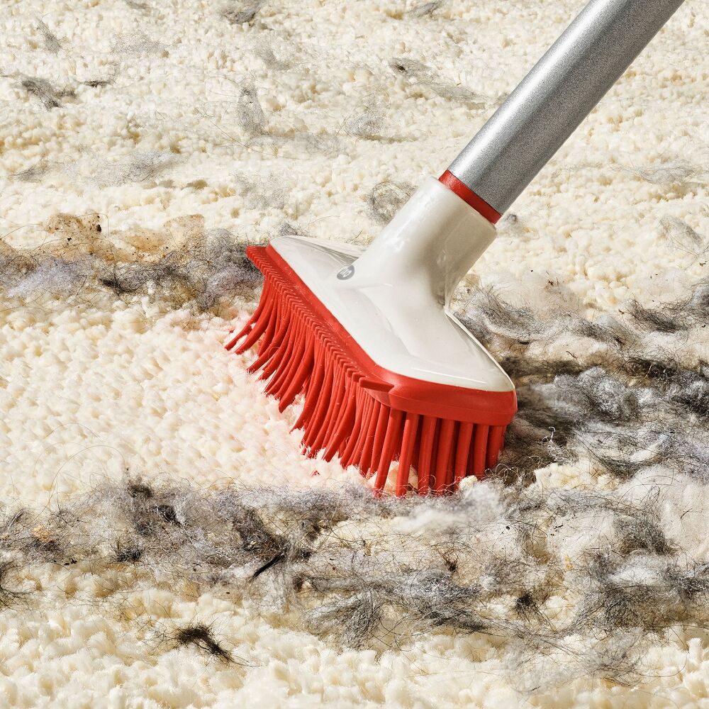 OXO Good Grips Fur Broom T8