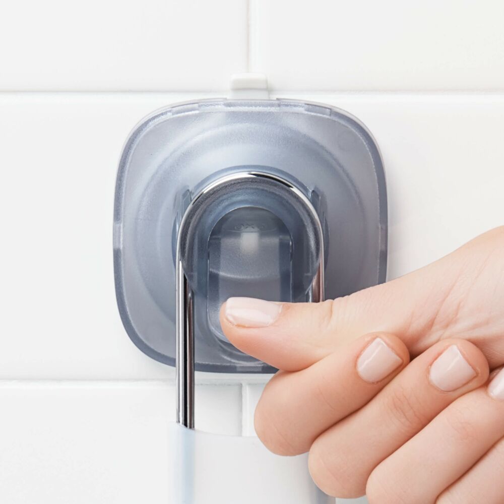 StrongHold™ Suction Fogless Mirror D8