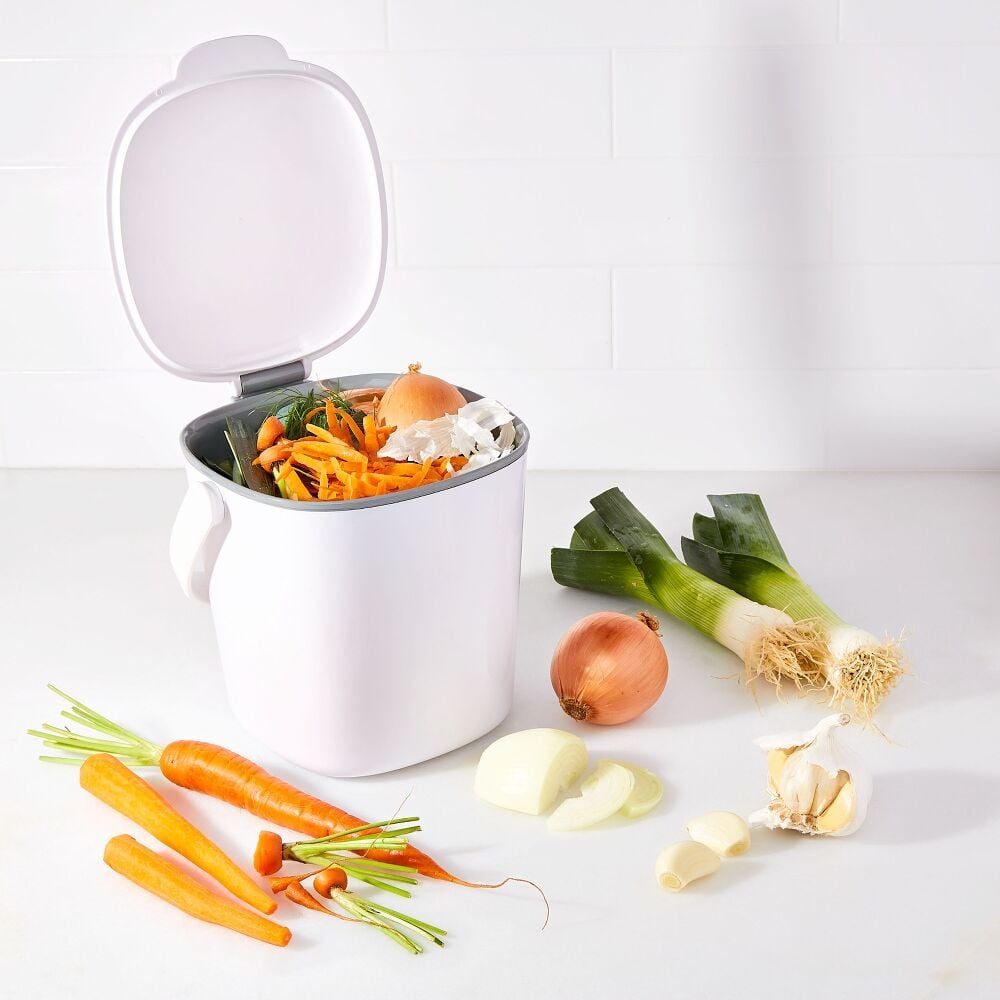 Easy-Clean Compost Bin - 0.75 Gal B7
