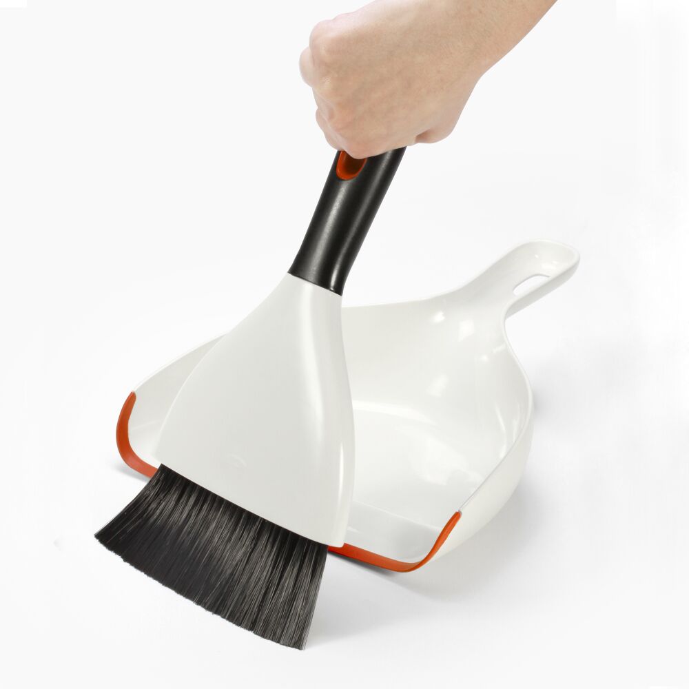 Dustpan & Brush Set Q4