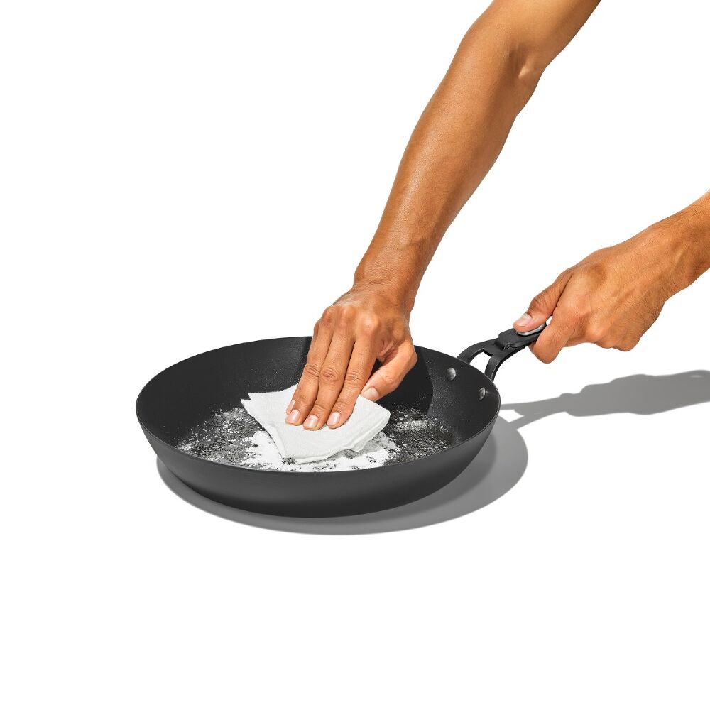 Carbon Steel With Removable Handle 10in Pan K0
