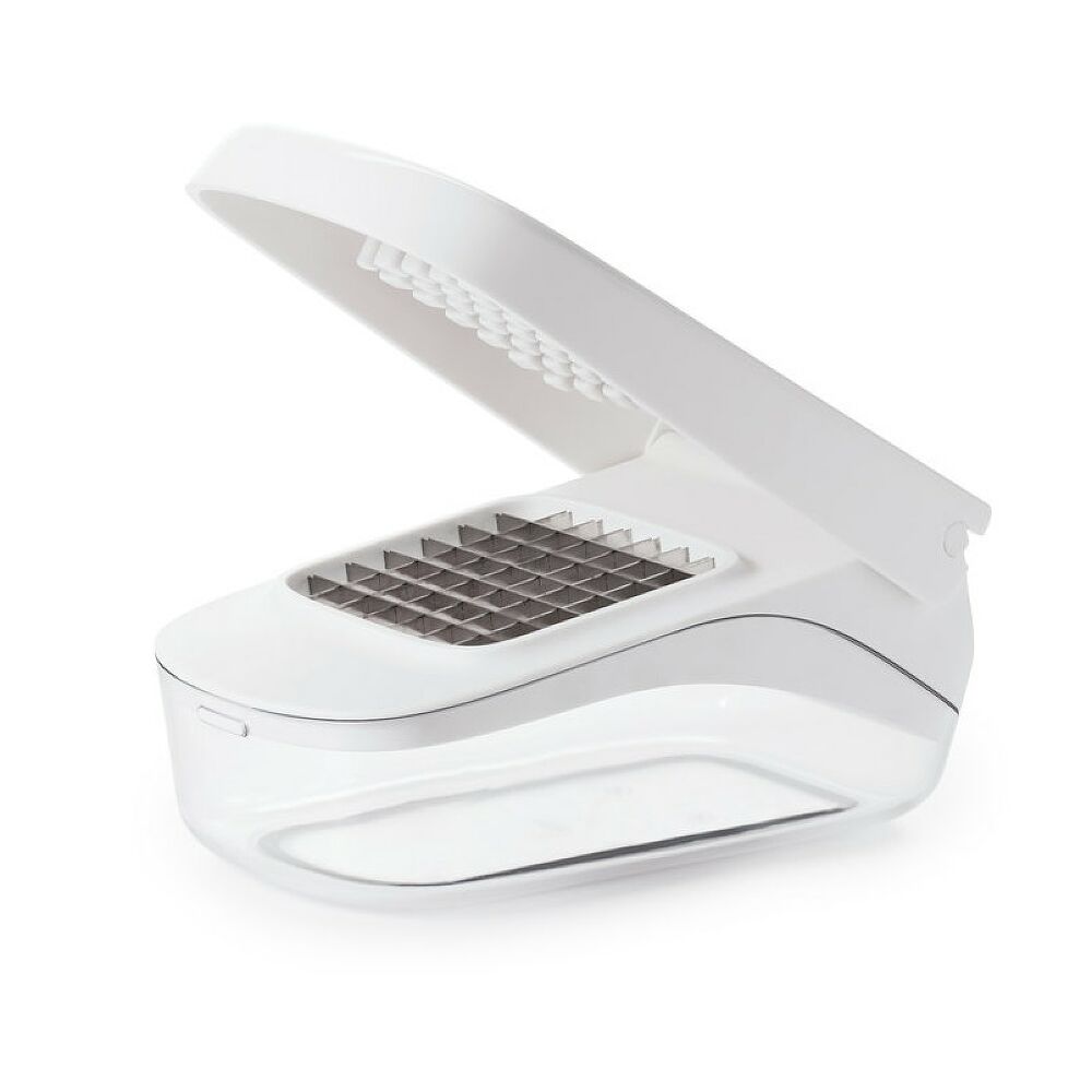 Vegetable Chopper with Easy-Pour Opening D3