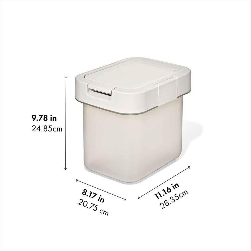 OXO Pet Airtight Food Container with Scoop — Small N1