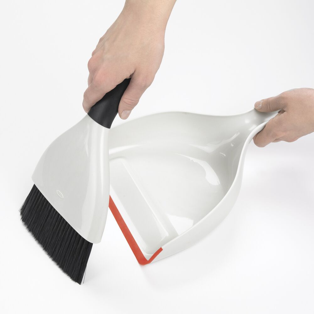 Dustpan & Brush Set Q4