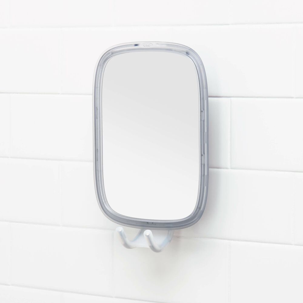 StrongHold™ Suction Fogless Mirror D8