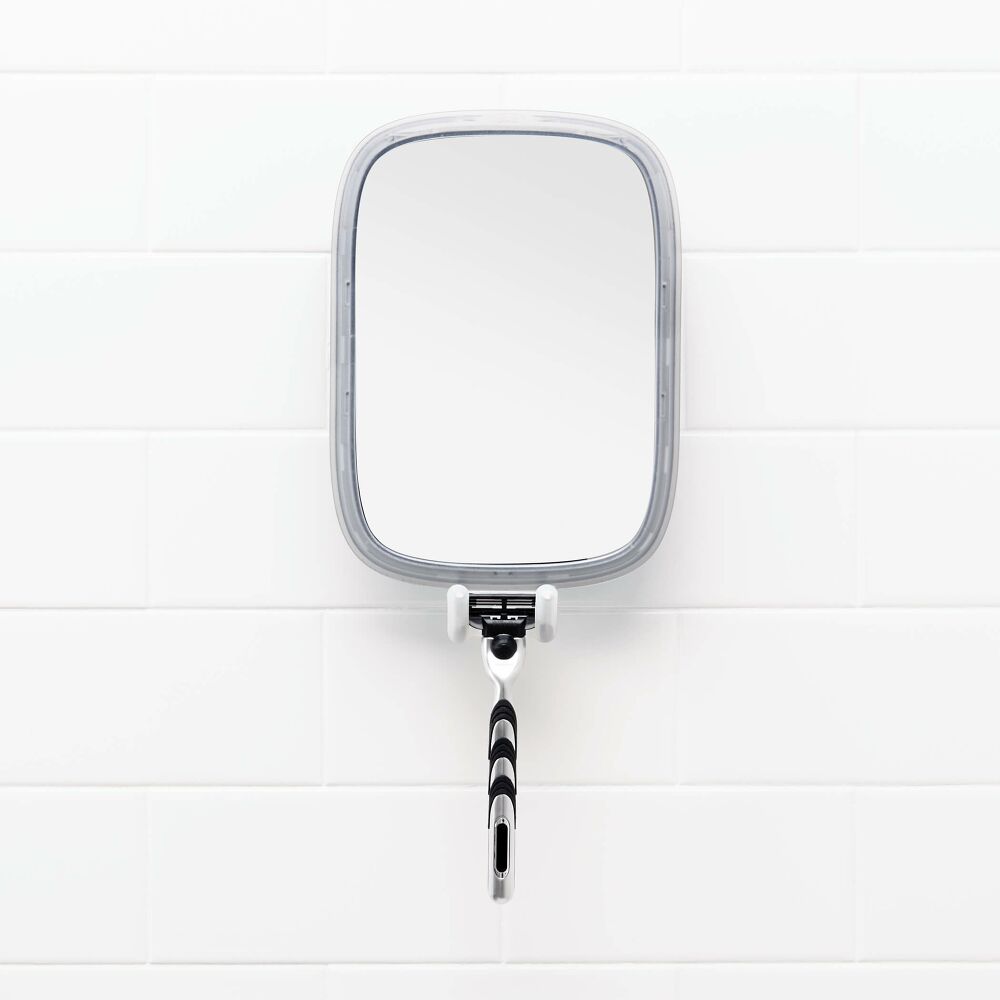StrongHold™ Suction Fogless Mirror D8