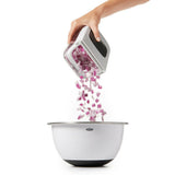 Vegetable Chopper with Easy-Pour Opening D3